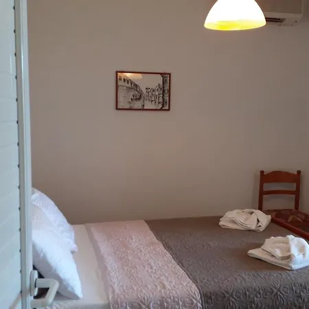 לואורדטה Small Studio For 2 With View מראה חיצוני תמונה