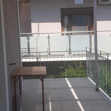 לואורדטה Small Studio For 2 With View מראה חיצוני תמונה