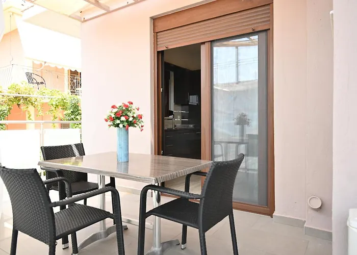 Small Studio For 2 With View