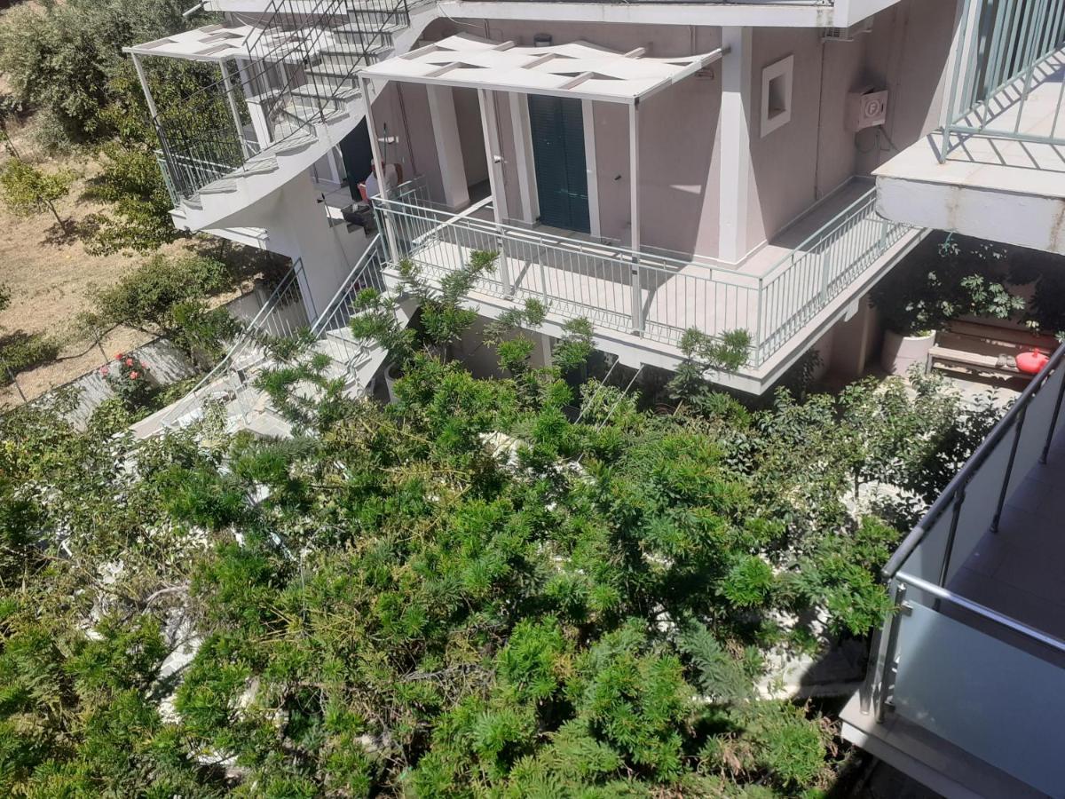 Small For 2 With View Apartment Lourdata (Kefalonia)